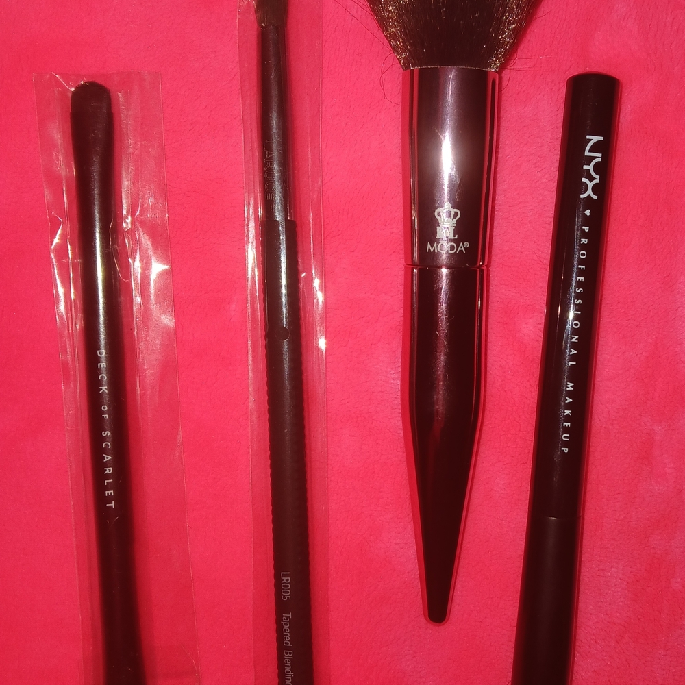 New Makeup Brushes NYX LaRue Deck Of Scarlet R&L Moda Tapered Sleek